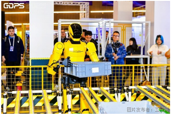GDPS2025赛场直击 开普勒大黄蜂显神威，华东理工勇夺装卸搬运赛桂冠